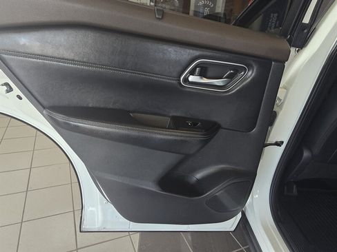 Used 2021 Nissan Rogue SL AWD/4WD image 10
