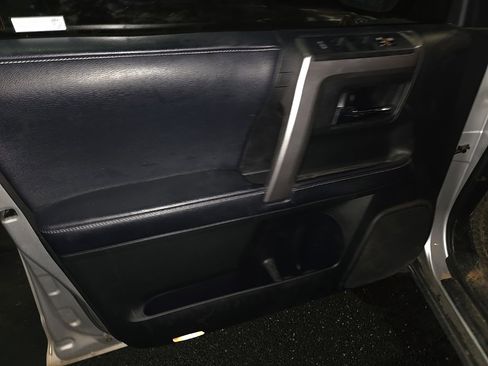 Used 2018 Toyota 4Runner SR5 Premium w/ Wilderness Package image 9