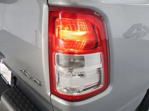 Used 2019 RAM 1500 Big Horn AWD/4WD image 32