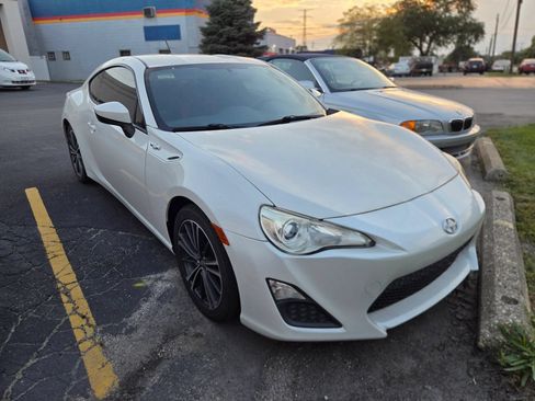 Used 2013 Scion FR-S RWD image 4