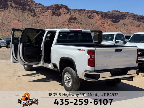 Used 2024 Chevrolet Silverado 2500 LT AWD/4WD image 50