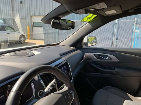 Used 2023 Chevrolet Traverse LT AWD/4WD image 23