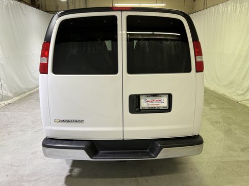 Used 2025 Chevrolet Express 3500 LT w/ LT Preferred Equipment Group RWD image 9