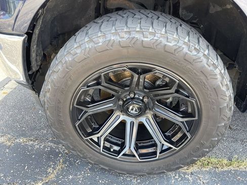 Used 2019 Ford F150 Lariat w/ Equipment Group 502A Luxury AWD/4WD image 2