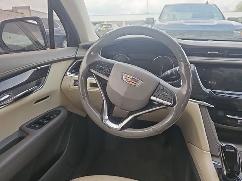 Used 2021 Cadillac XT6 Premium Luxury w/ LPO, Floor Liner Package AWD/4WD image 11