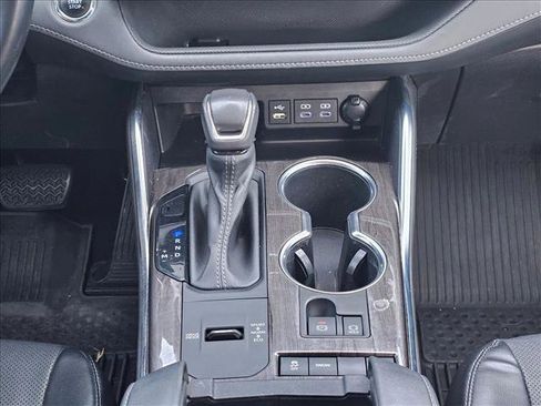 Used 2022 Toyota Highlander Platinum image 10