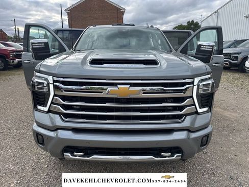 Used 2025 Chevrolet Silverado 2500 High Country w/ High Country Premium Package AWD/4WD image 9