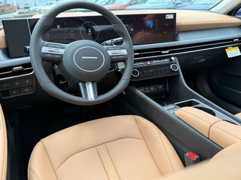 New 2025 Hyundai Sonata Limited image 8
