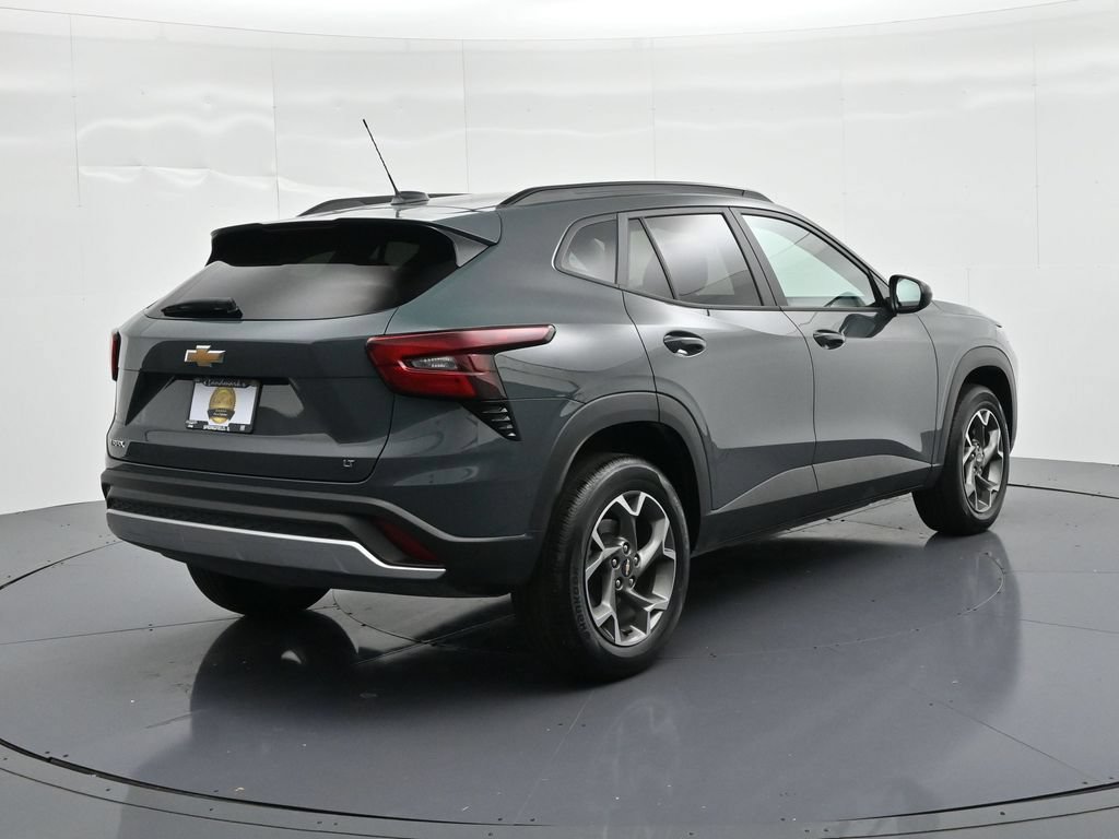 Used 2025 Chevrolet Trax LT FWD image 6