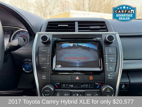 Used 2017 Toyota Camry XLE image 16
