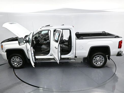 Used 2019 GMC Sierra 2500 Denali w/ Duramax Plus Package AWD/4WD image 40