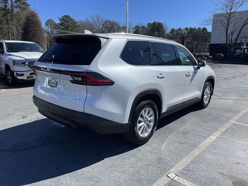 Used 2025 Toyota Grand Highlander AWD image 10