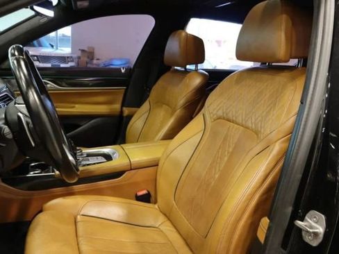 Used 2016 BMW 750i xDrive AWD/4WD image 23