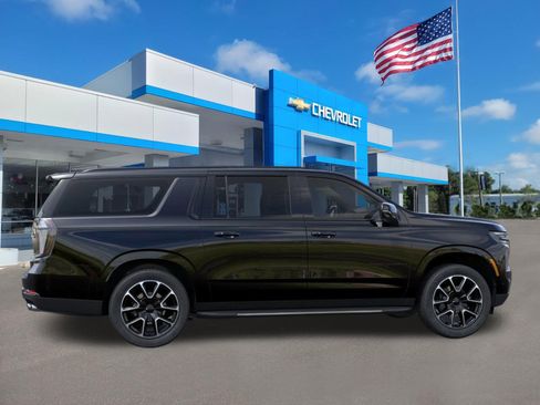 New 2026 Chevrolet Suburban RST image 5