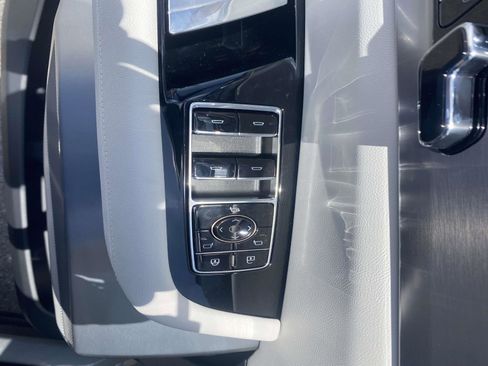 New 2026 Cadillac Vistiq Sport image 12