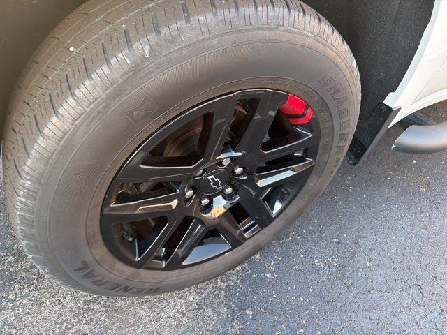 Used 2022 Chevrolet Silverado 1500 RST w/ Redline Edition AWD/4WD image 3