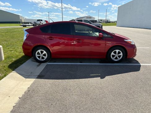 Used 2015 Toyota Prius Two FWD image 2