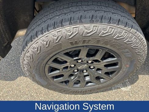 Used 2023 Chevrolet Colorado Trail Boss AWD/4WD image 5