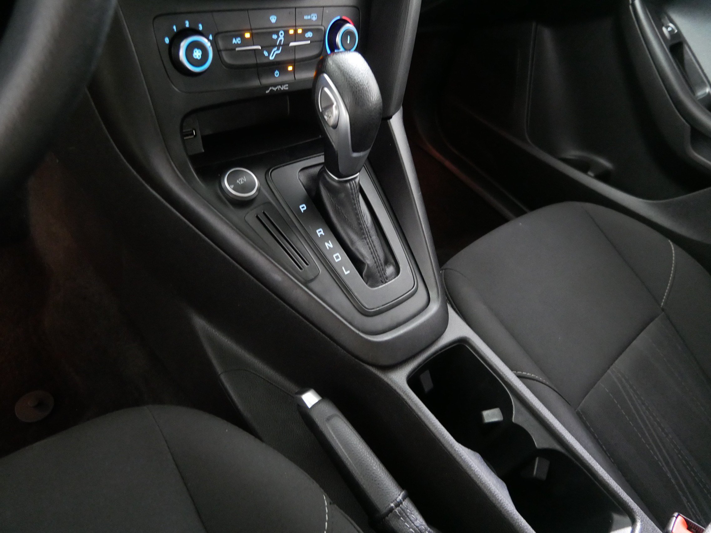 Used 2017 Ford Focus SE FWD image 24