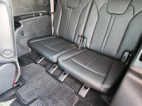 Certified 2025 Kia Sorento EX image 31
