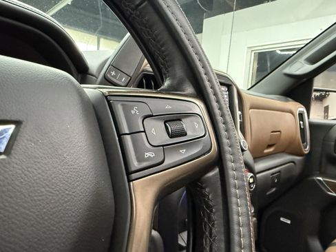 Used 2022 Chevrolet Silverado 1500 High Country w/ Technology Package image 21