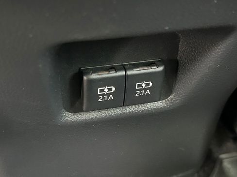 Used 2020 Toyota RAV4 XLE image 21