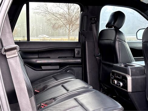 Used 2019 Ford Expedition XLT w/ Equipment Group 202A image 9