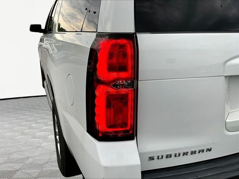 Used 2018 Chevrolet Suburban LT AWD/4WD image 21