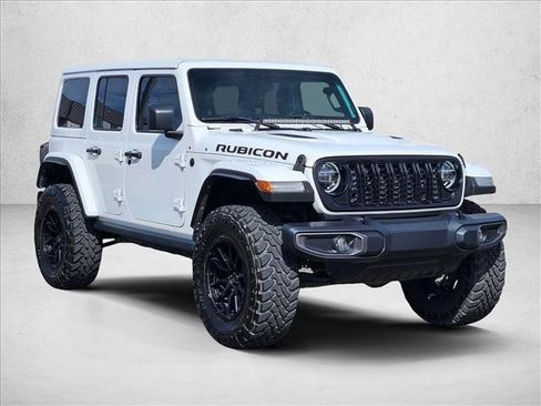 Used 2021 Jeep Wrangler Unlimited Rubicon w/ Xtreme Recon 35" Tire Package AWD/4WD image 3