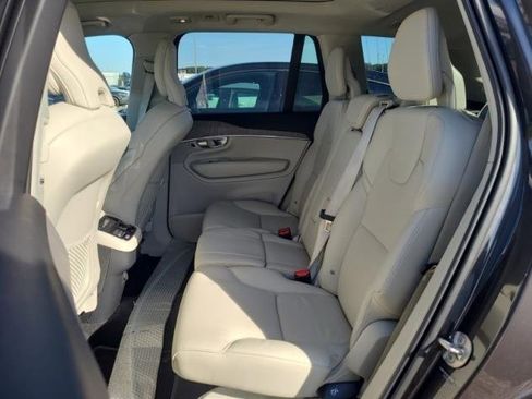 Used 2025 Volvo XC90 B5 Plus image 6