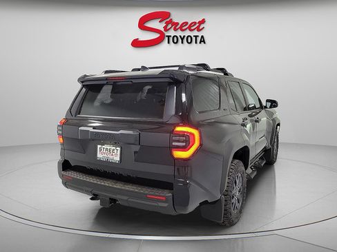 New 2026 Toyota 4Runner SR5 AWD/4WD image 4