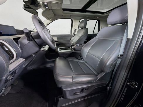Used 2025 Ford Expedition Max Active image 11