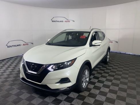 Certified 2022 Nissan Rogue Sport SV w/ Technology Package image 3