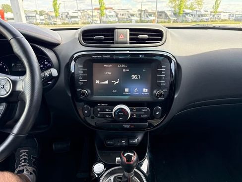 Used 2018 Kia Soul ! w/ Tech Package FWD image 21