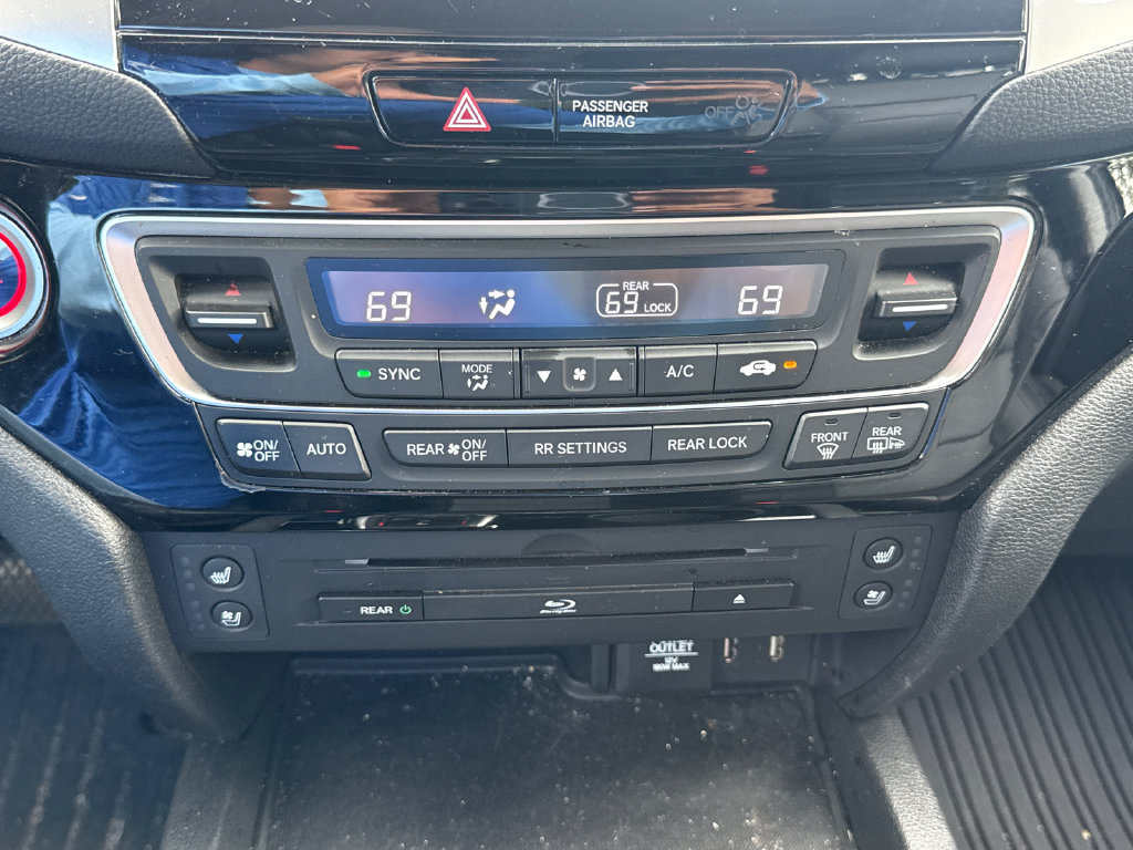 Used 2017 Honda Pilot Elite image 25