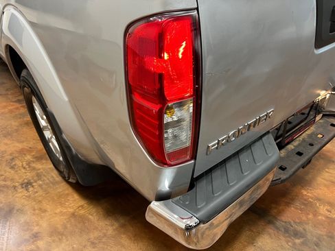 Used 2018 Nissan Frontier SV RWD image 38
