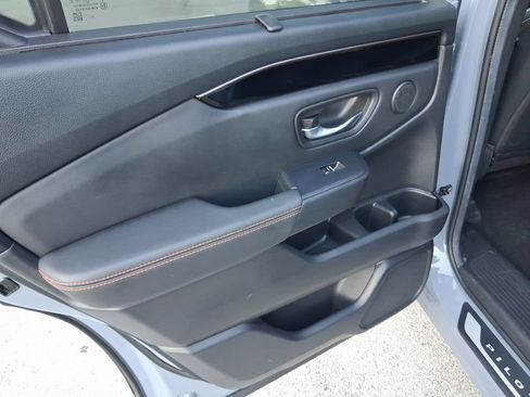 Used 2024 Honda Pilot TrailSport image 13