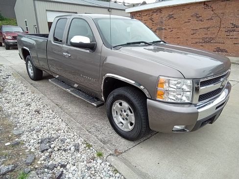 Used 2011 Chevrolet Silverado 1500 LT w/ All-Star Edition AWD/4WD image 2