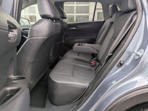 Used 2022 Toyota Corolla Cross XLE w/ Convenience Package AWD/4WD image 30