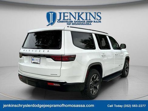 Certified 2023 Jeep Wagoneer Series III w/ Preferred Equipment Group RWD image 2
