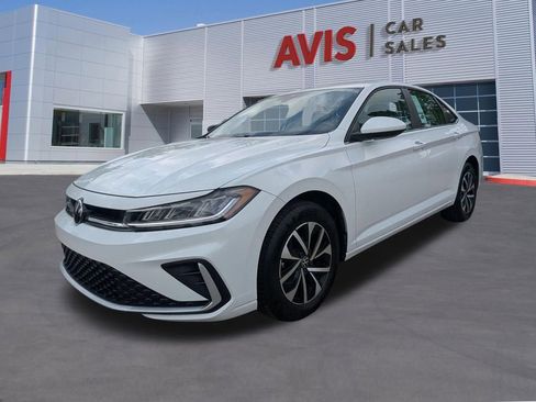 Used 2025 Volkswagen Jetta S image 1