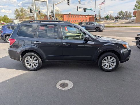 Used 2013 Subaru Forester 2.5X Premium w/ All-Weather Pkg AWD/4WD image 8