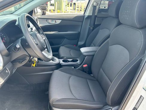 Used 2023 Kia Forte LX image 20