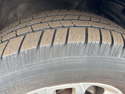 Used 2018 Chevrolet Traverse LT w/ LPO, Floor Liner Package image 2