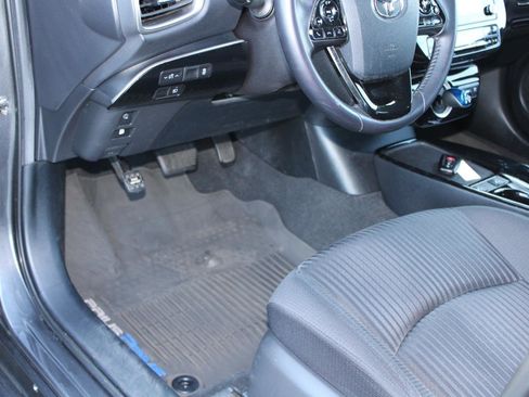 Used 2021 Toyota Prius Prime LE FWD image 46