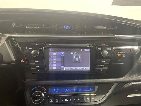Used 2015 Toyota Corolla S FWD image 17