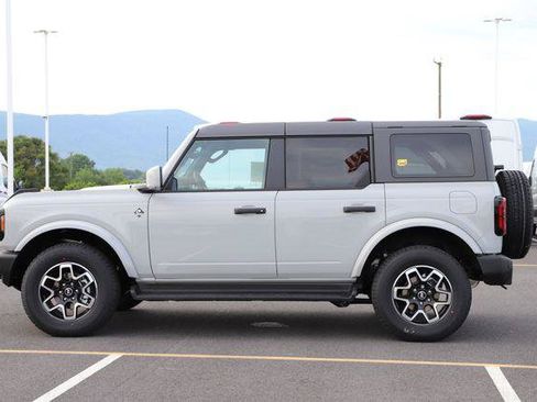 New 2026 Ford Bronco Outer Banks AWD/4WD image 4