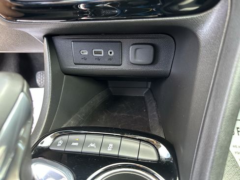 Certified 2023 Buick Encore GX Preferred w/ Cold Weather Comfort Package AWD/4WD image 28