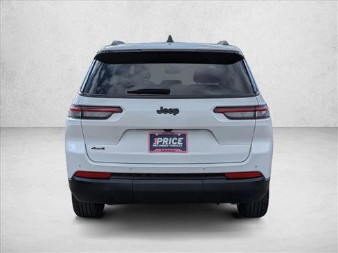Used 2024 Jeep Grand Cherokee L Laredo image 6