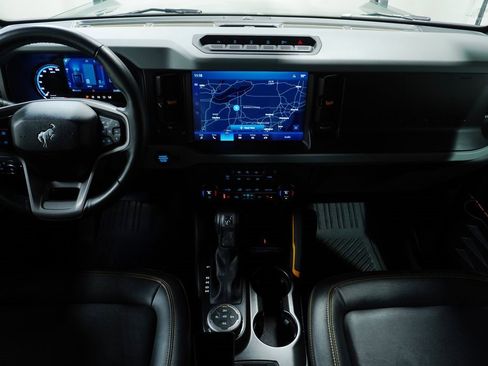 Used 2023 Ford Bronco Badlands w/ Sasquatch Package image 14